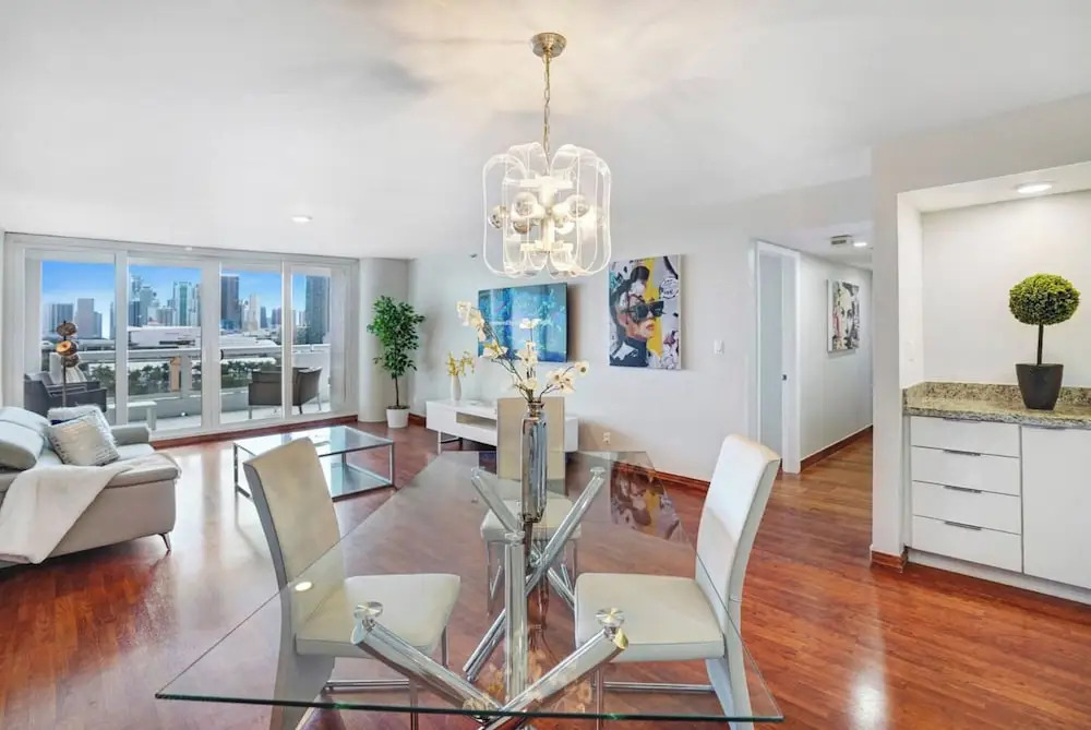 Bay Overlooking Condo With Balcony
