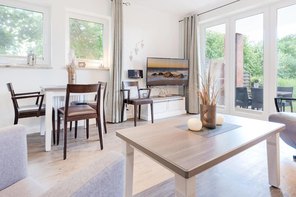 Ferienwohnung Deichblick mit Terrasse m Kaiserhof 1