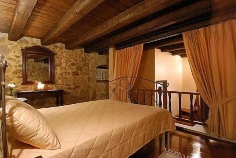 Arhontiko Arhanes Suites