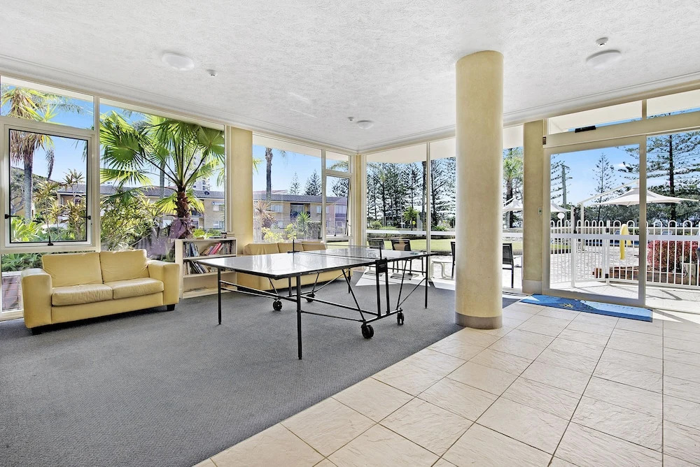 Burleigh Heads Private 2 Bed Ocean View