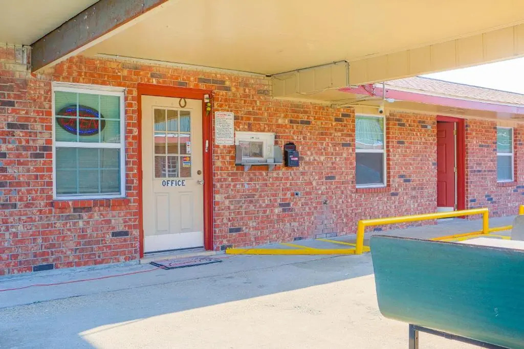 Economy Inn By OYO Lockport near Houma