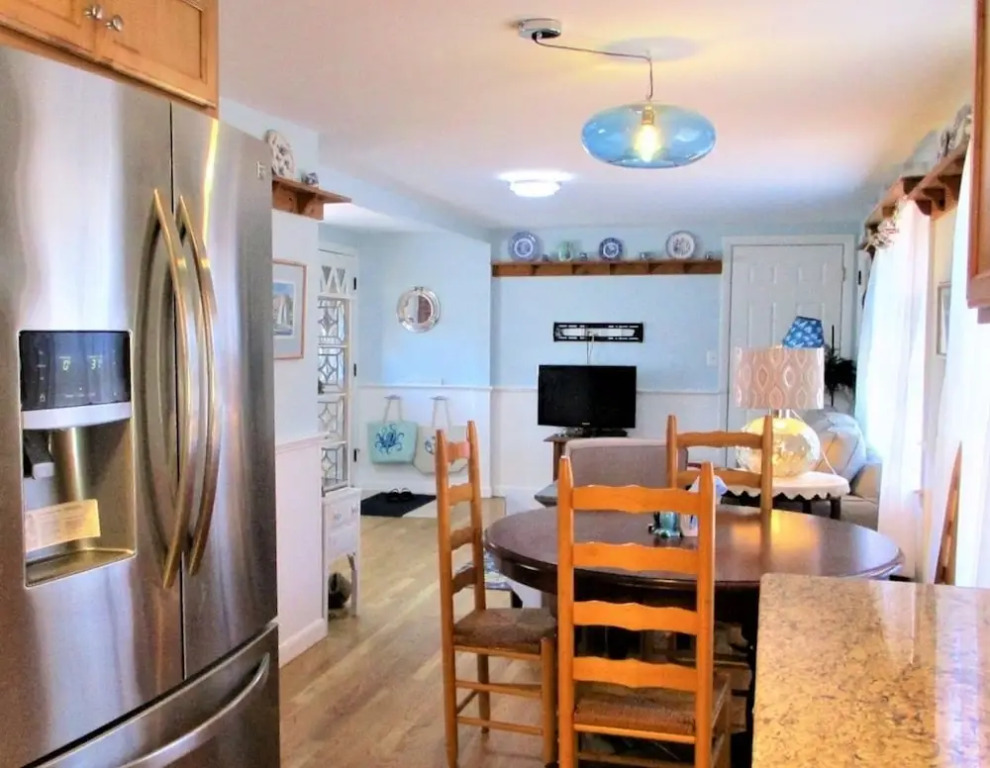 387 Strawberry Hill - 4 Bedroom House