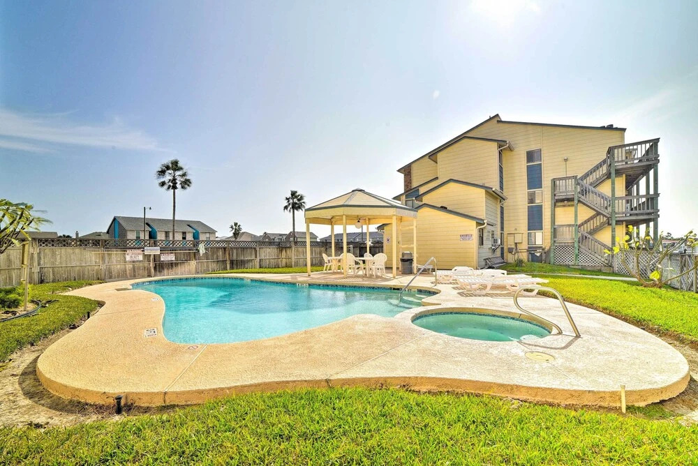Chic Waterfront Condo w/ Private Boat Dock!