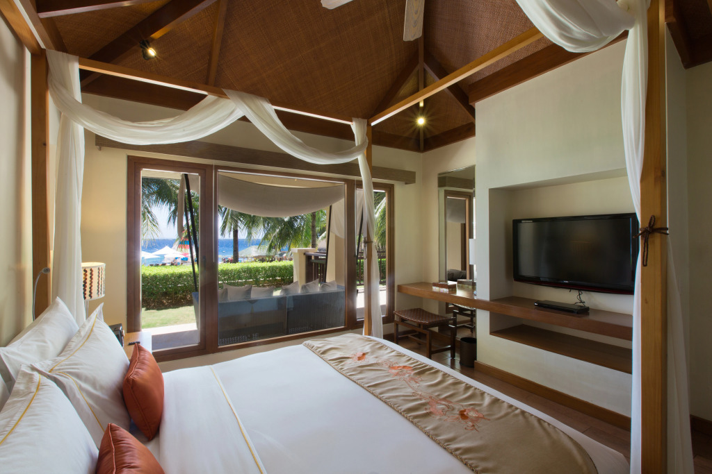 Crimson Resort and Spa Mactan