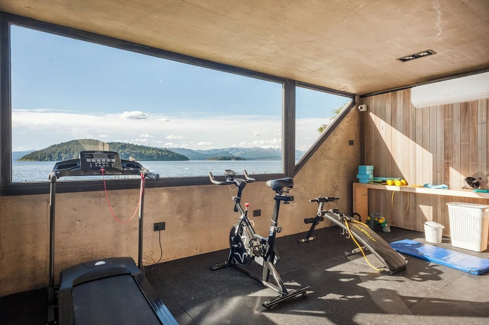 Wa One Lake Homes