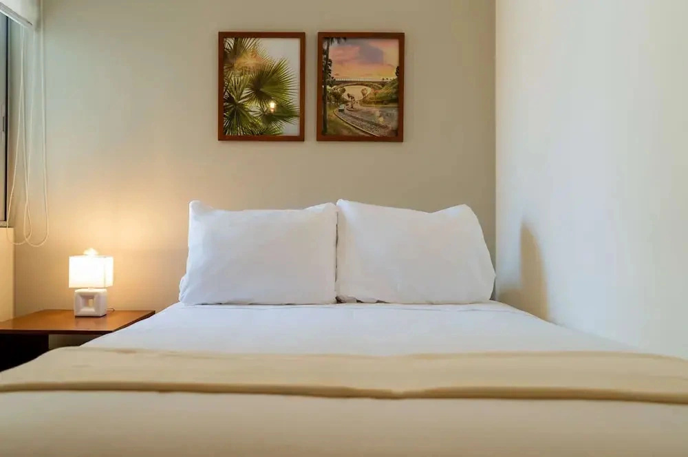 w Design-forward 2BR w Balcony in Miraflores