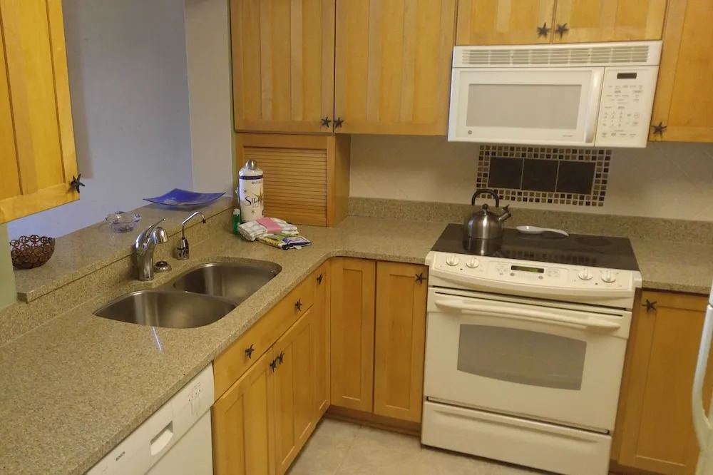 Shorewood Oceanfront - 2 & 3 Bedroom Villas