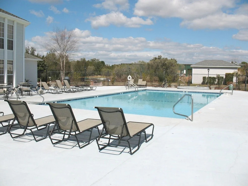 Colony Club U7 condo
