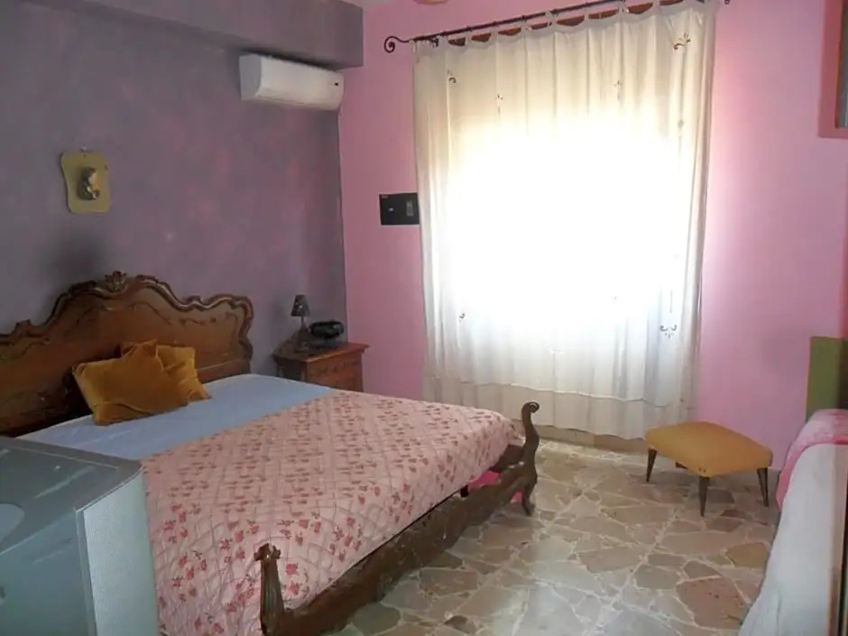 B&B PinkHouse
