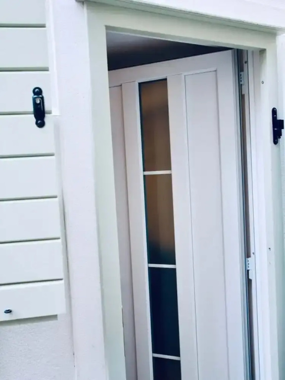 Dalmatian White Shell Apartment