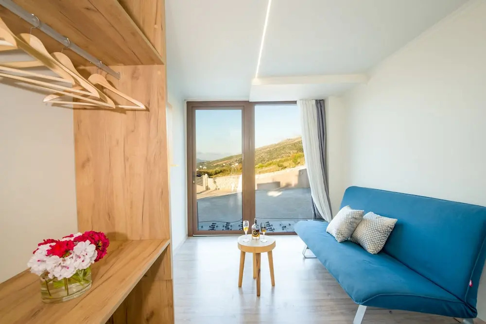 Villa Kedria and Kedria lounge