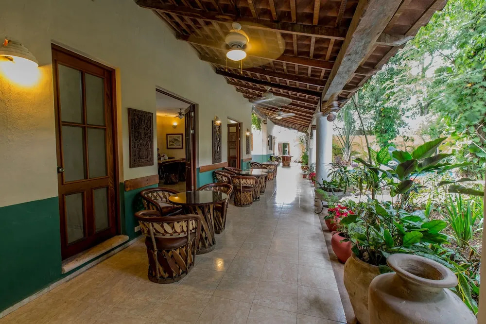 Casa Quetzal Hotel