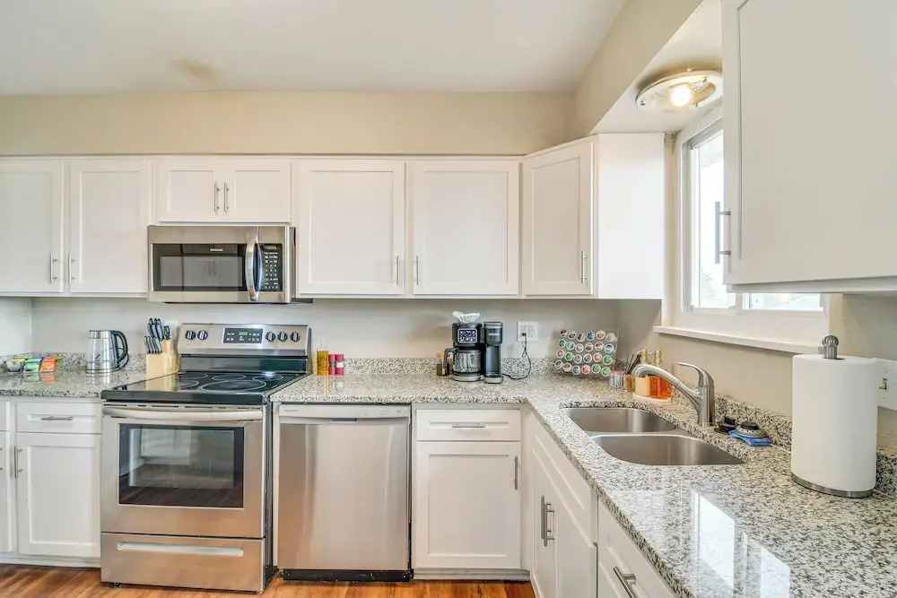 Families w/ Pets Welcome! Art Deco Home in Arvada