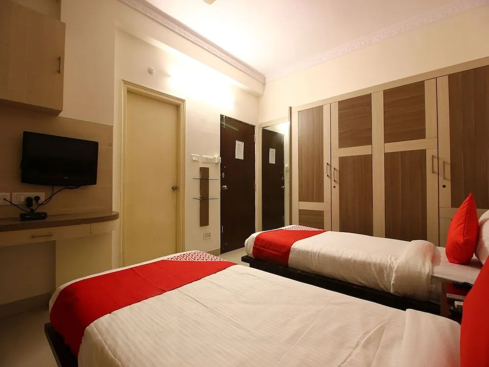 OYO 22279 Flagship Hotel Pavan