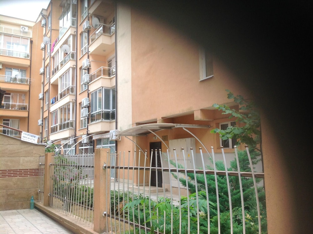Apartment With 2 Bedrooms in Pomorie, With Terrace and Wifi Near the Beach