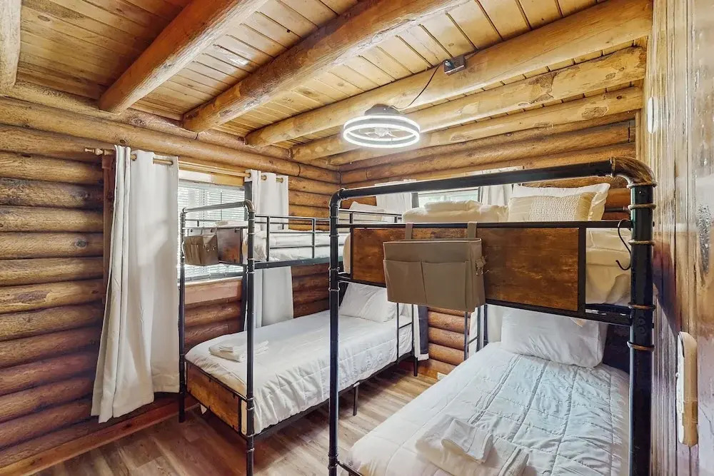3BR Cabin w/ Loft, Wood Stove, AC & Fire Pit
