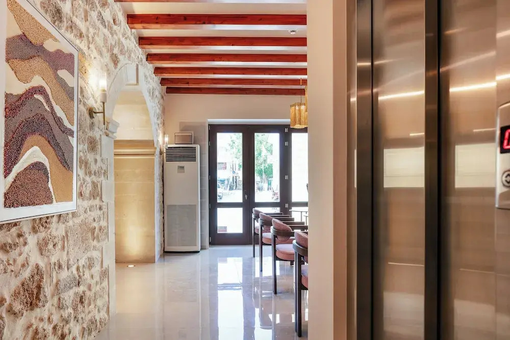 La Montre Luxury Boutique Suites
