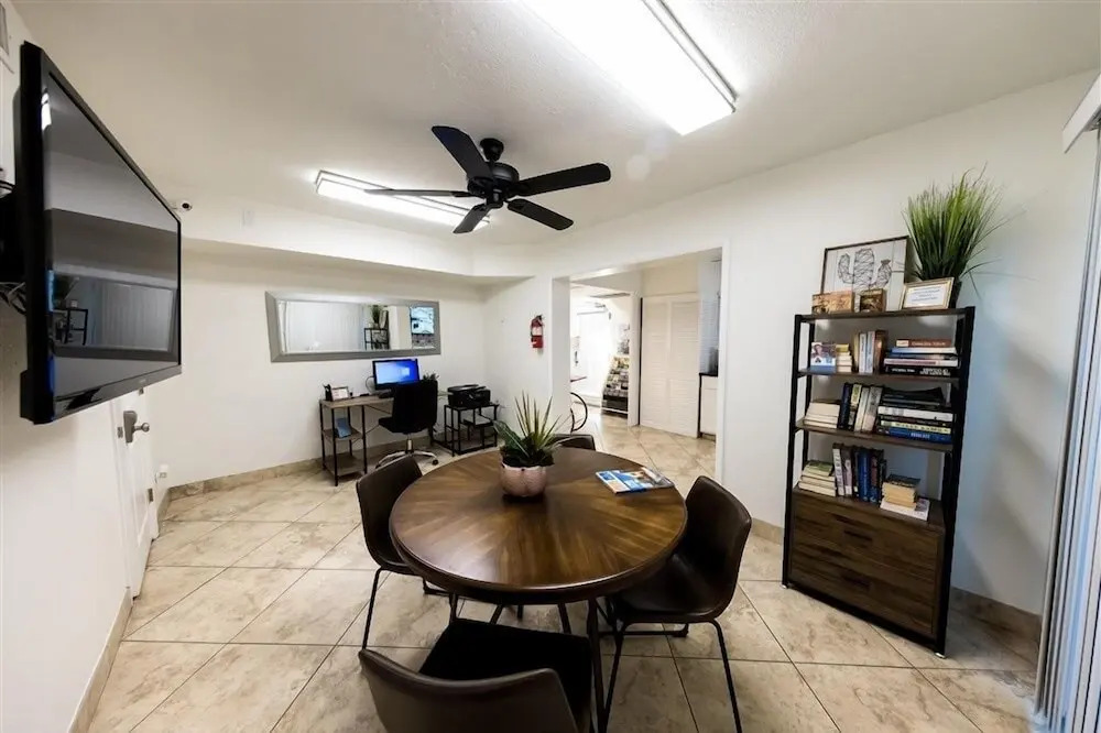 227-Fully Furnished with WiFi by RedAwning
