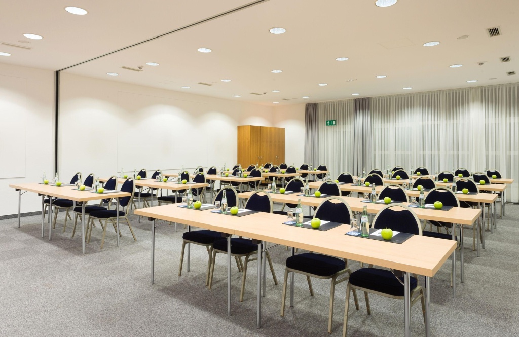 Отель Courtyard by Marriott Dortmund