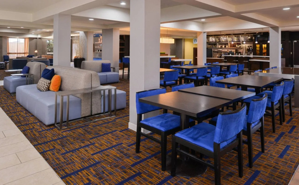 Country Inn & Suites by Radisson, Brown Deer - Milwaukee North
