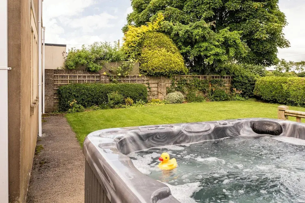 Gorgeous Rural 4BD Farm With Hot Tub