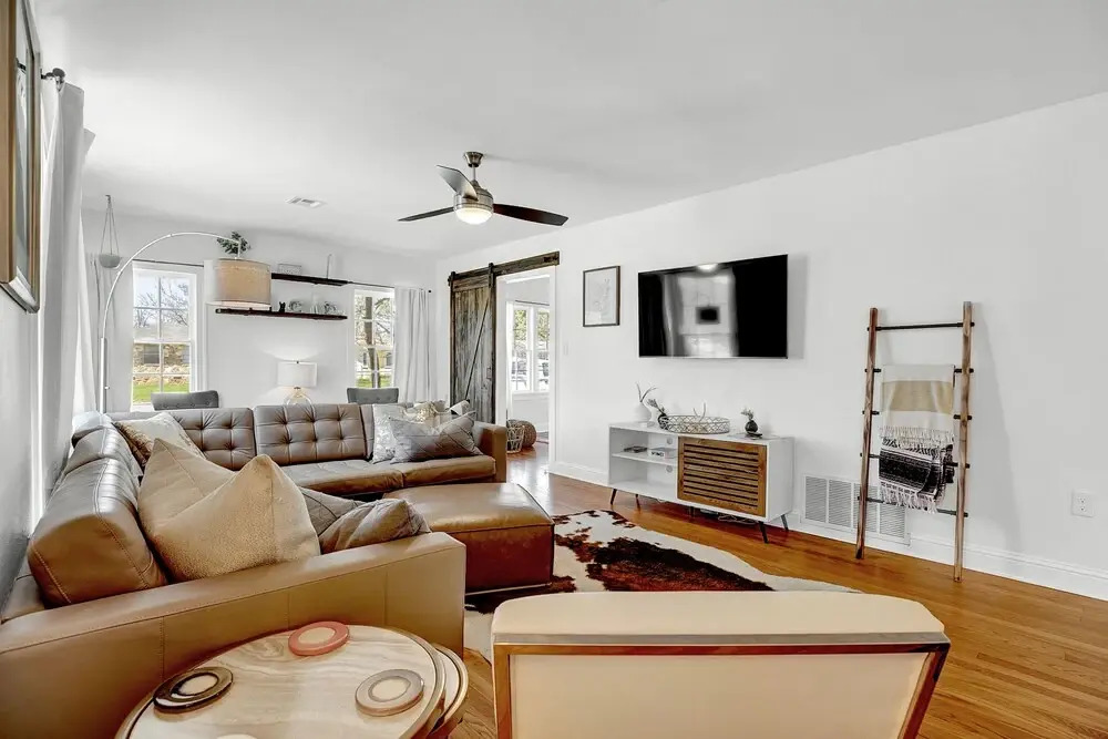 Stunning Luxury Rental Near Main W/hot-tub&firepit