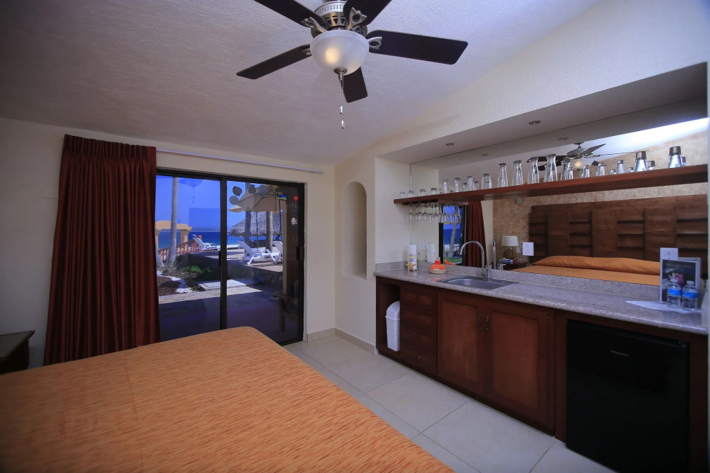 Hotel Playa Del Sol