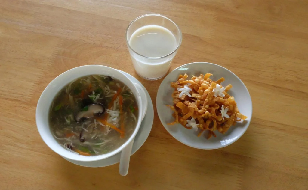Golden House Hotel Sakaeo Room with breakfast