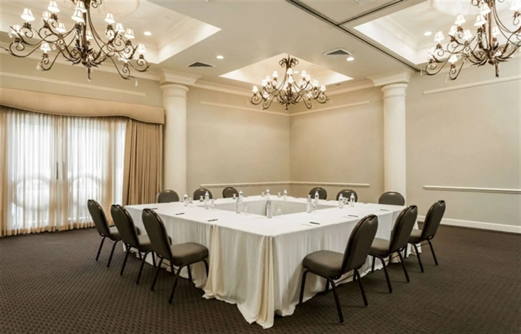 Montecito Inn