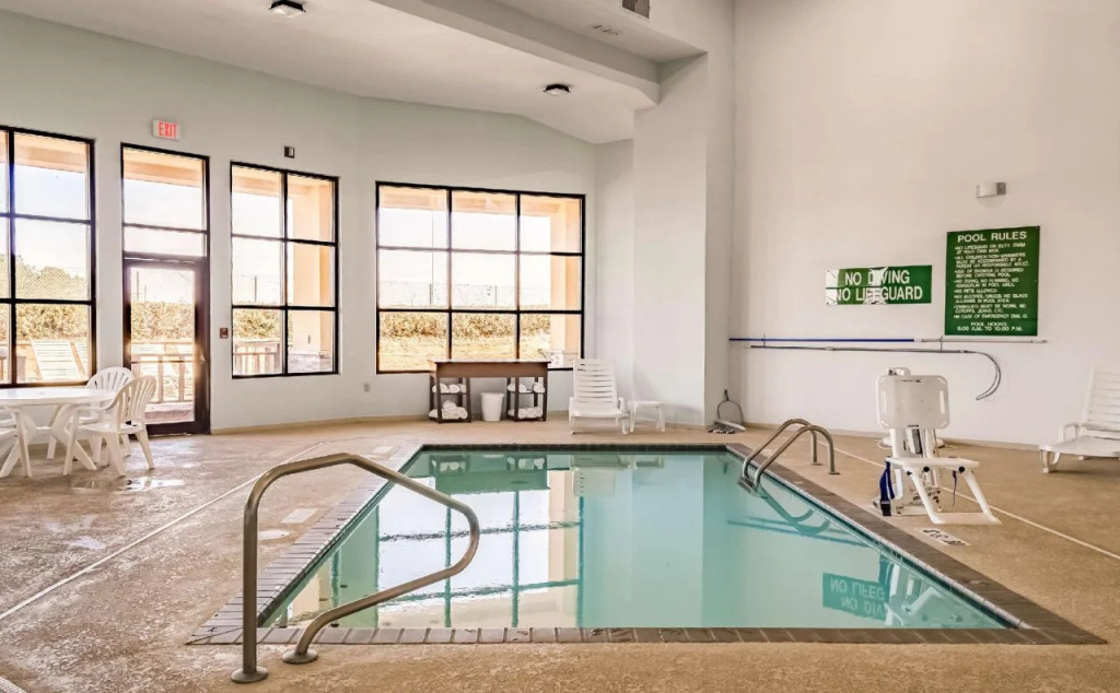 Comfort Suites Hattiesburg near University