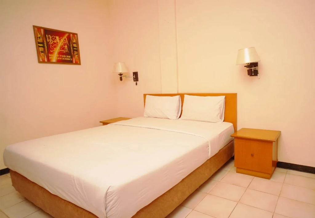 Nhu Phuc Hotel by OYO Rooms