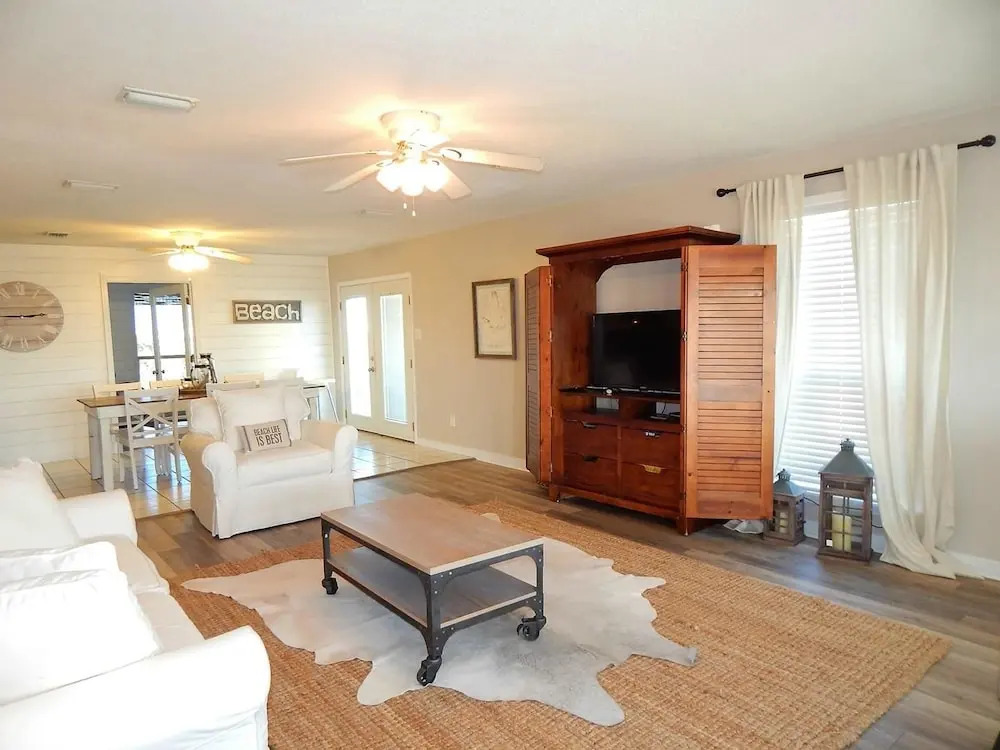 017 Morris House 4 Bedrooms 2.5 Bathrooms Home