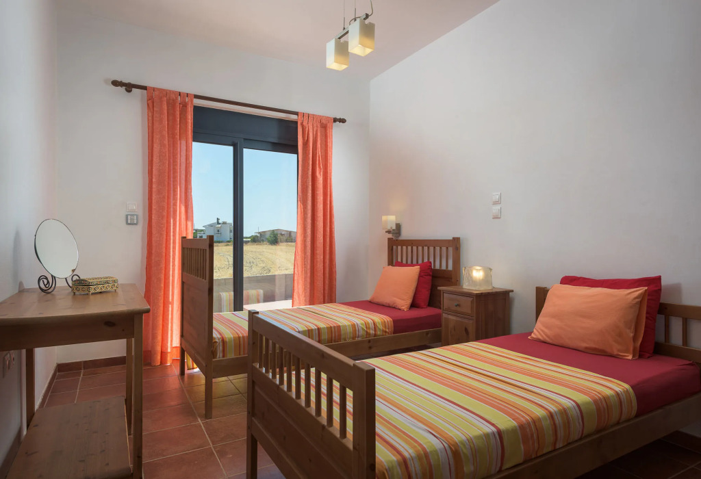 CRISTELIA SEAFRONT & POOL VILLA