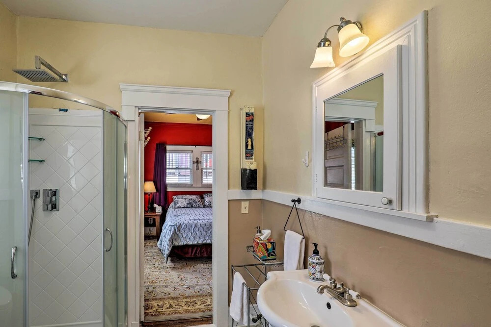 'St Valentine' Apartment w/ Balcony in Bisbee