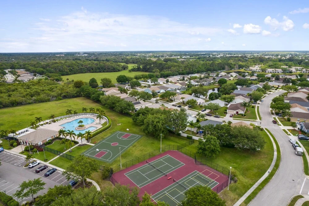 New Rental 3 Bedroom Saltwater Pool Home Sleeps 6 Fenced Backyard 3 Home by Redawning
