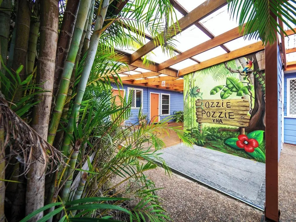 Ozzie Pozzie Backpackers