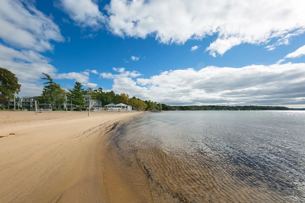 Lake View Golf Course Condo 5056