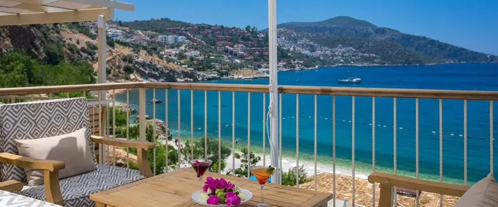 Pier House