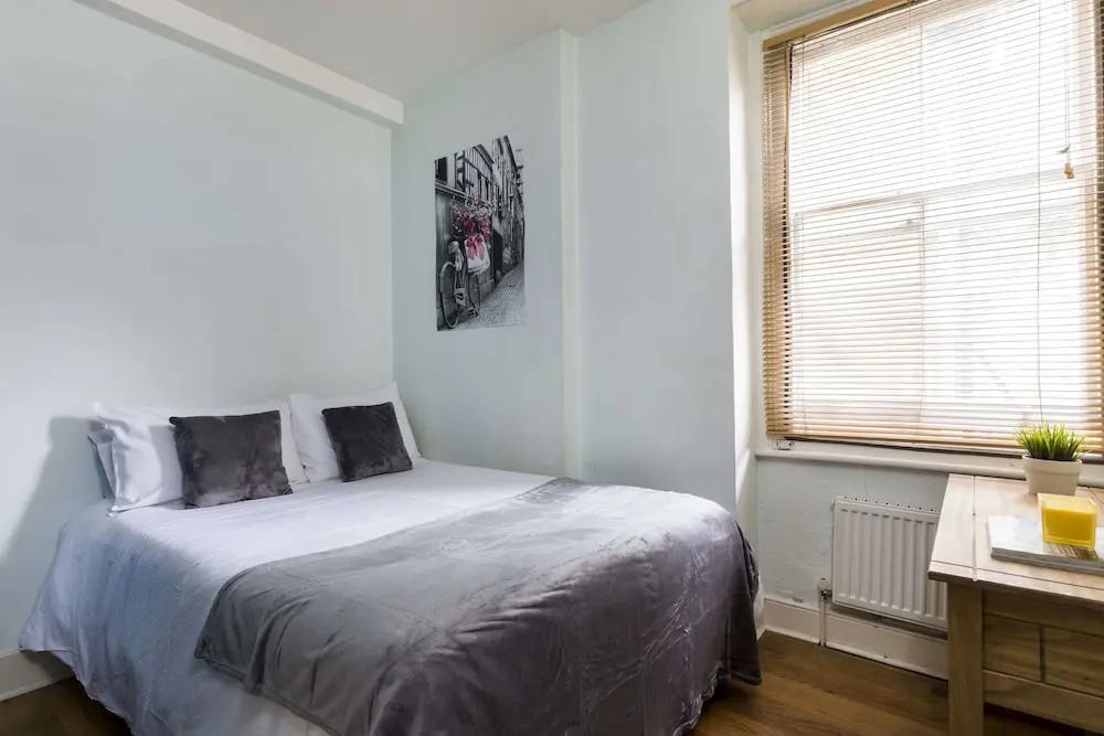 Bright 3BR Flat in the Very Centre of London