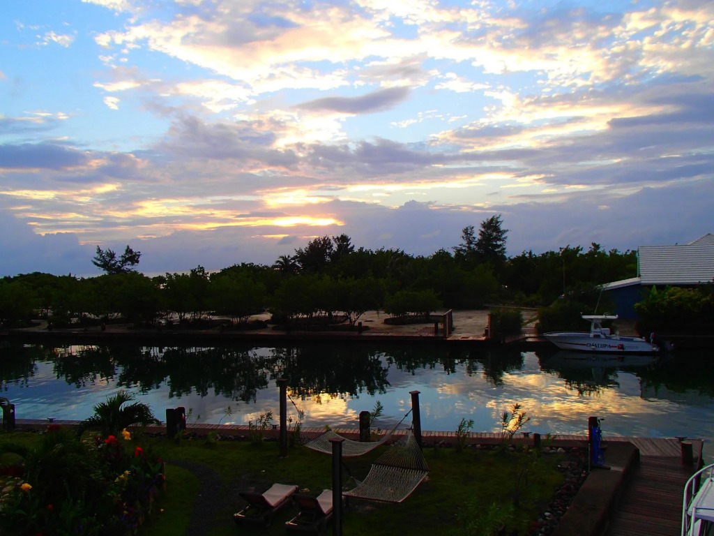 Barefoot Cay Resort