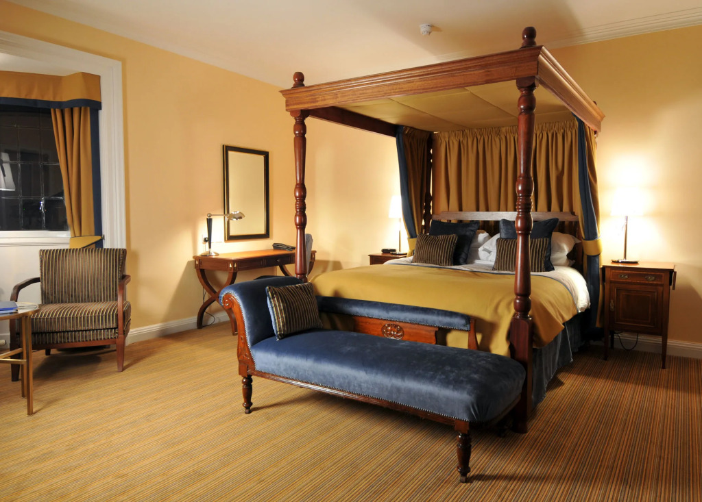 Royal Marine Hotel, by Highland Coast Hotels