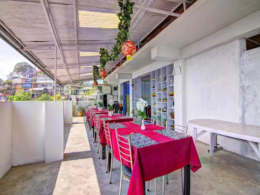 OYO 12862 Hotel Lamaz Residency