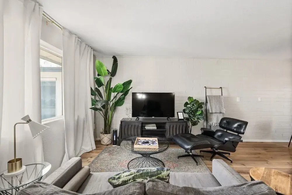 Fashion Square Apt3