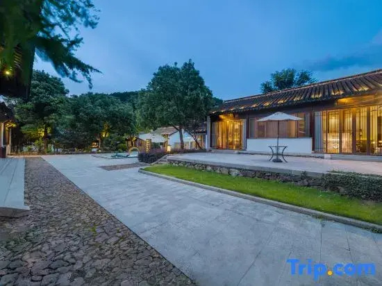 Yijiangnan Shuiyue Hanfu Theme Homestay