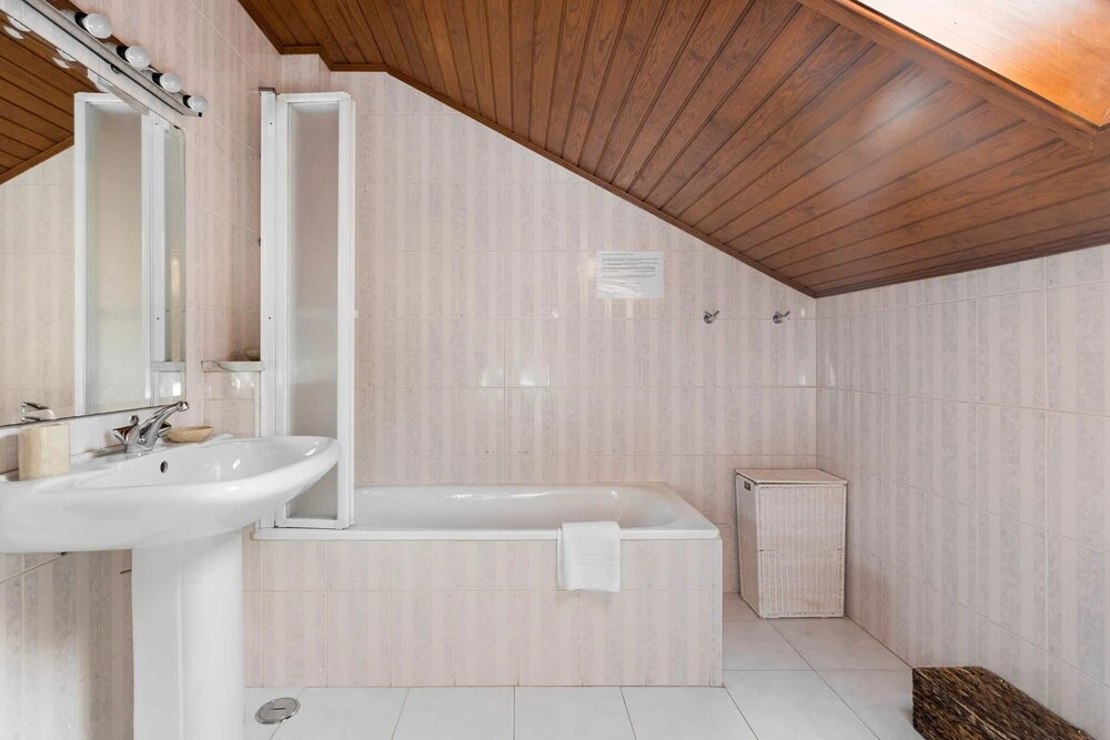 A​LTIDO Idyllic House w/Pool & Garden in Colares