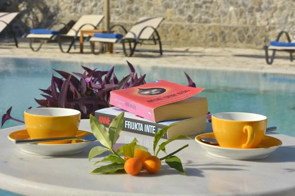 Likithos Hotel
