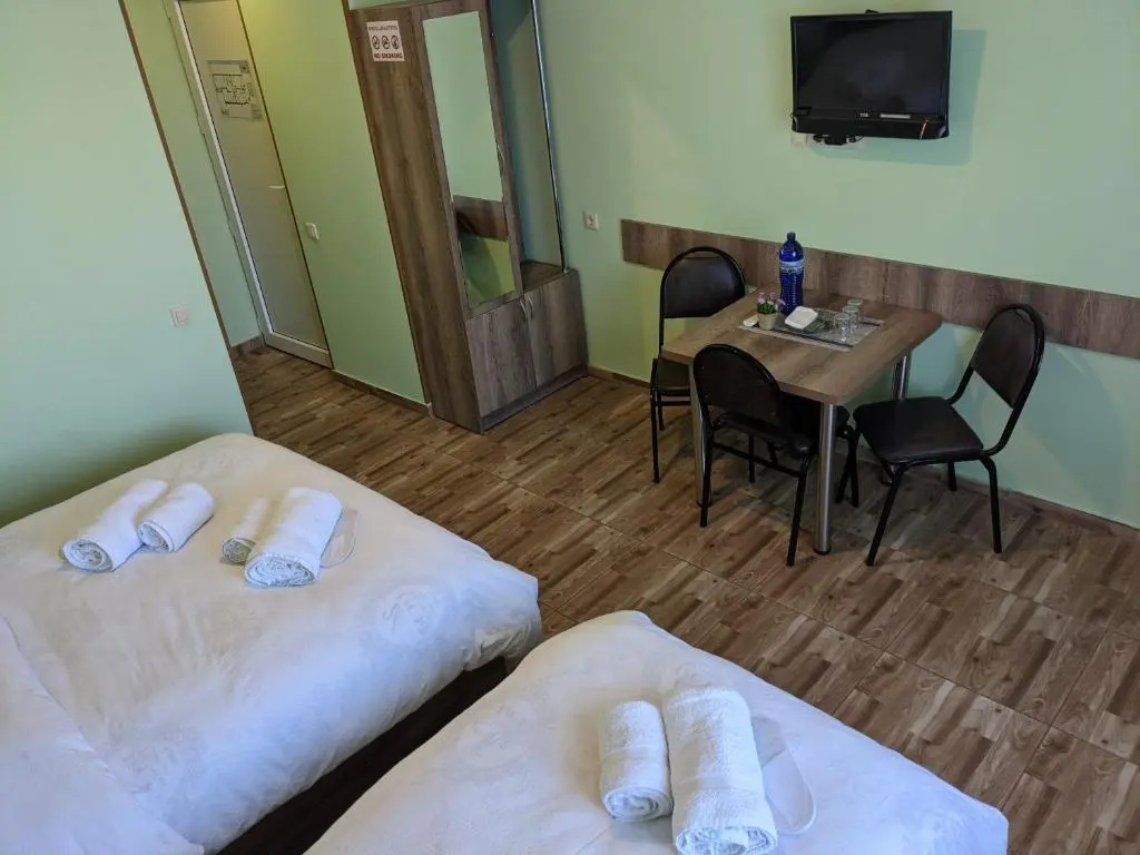 Hotel Serenity
