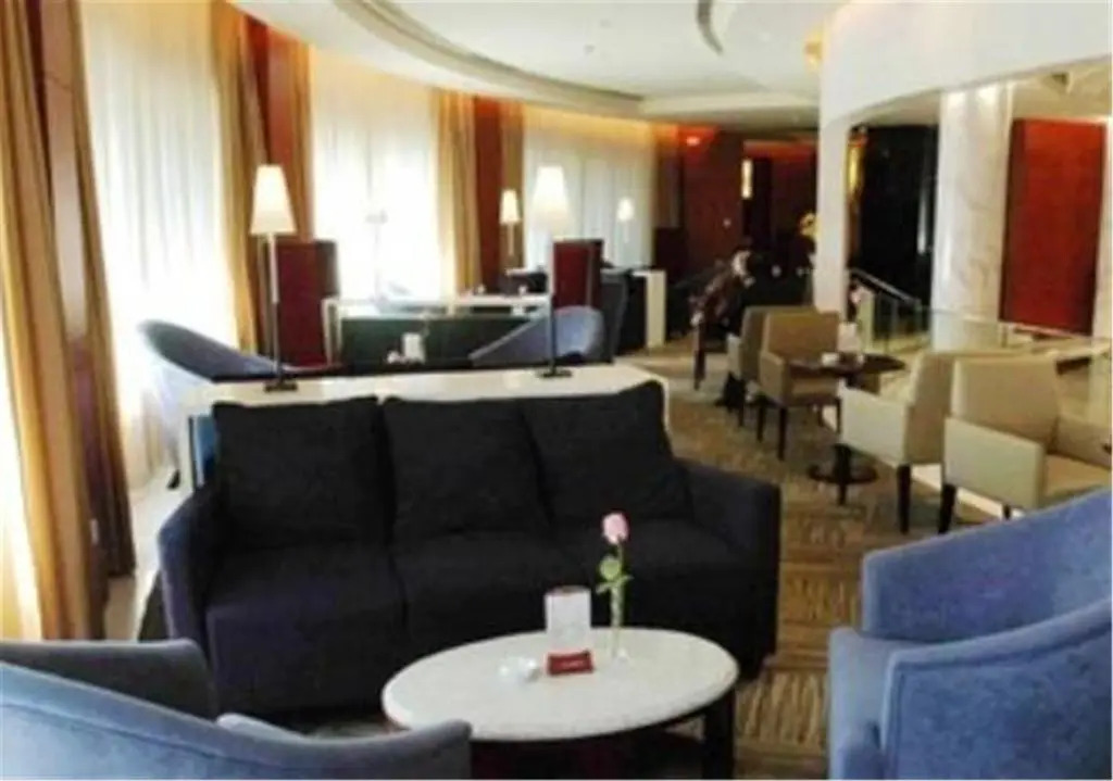 Отель Radisson Red Shanghai Wujiaochang