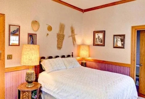 Mariposa Hotel Inn