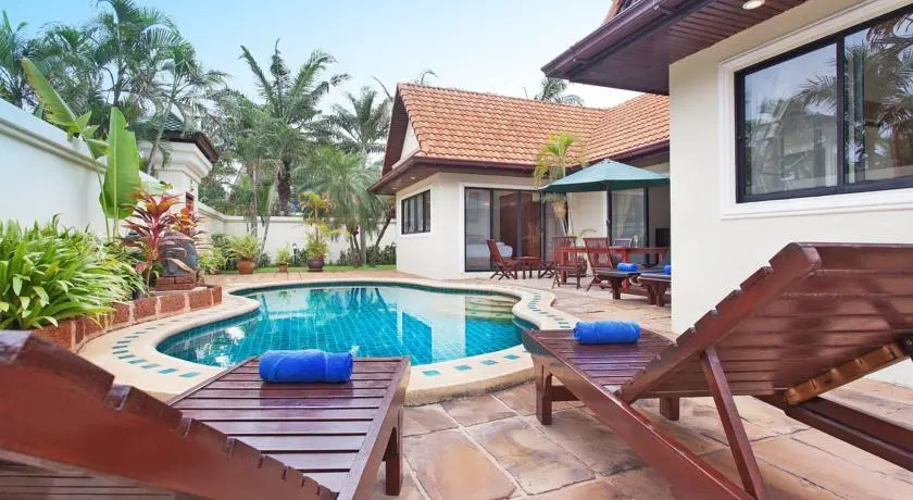 Jomtien Pool Villa Crystal